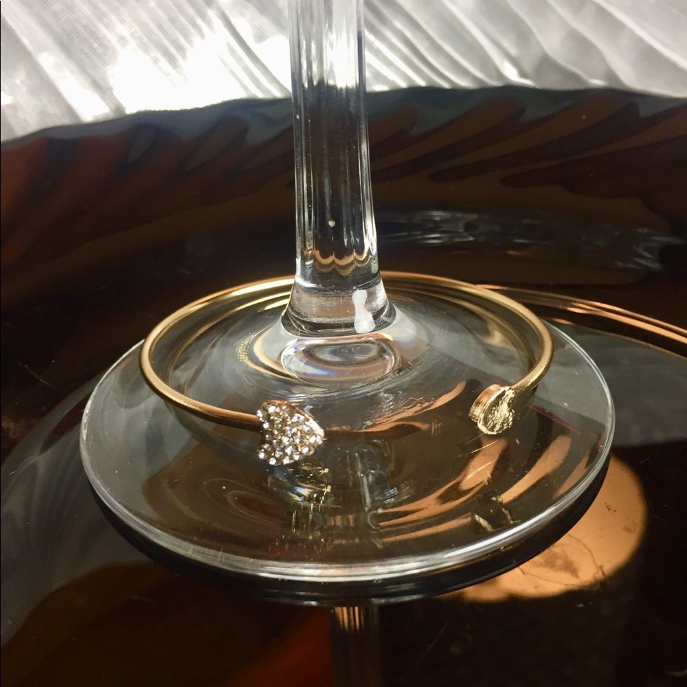 Darling gold bracelet w/ pave ‘diamonds’ ❤️